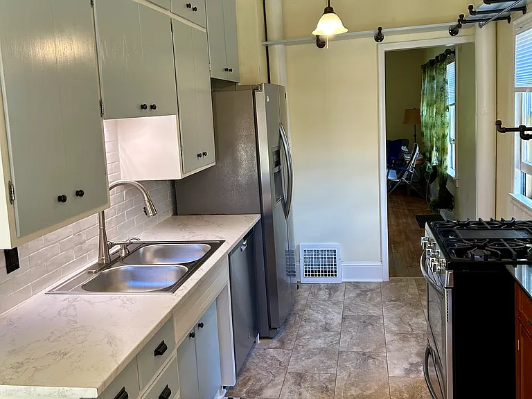 1915 Randolph Ave — Photo 15