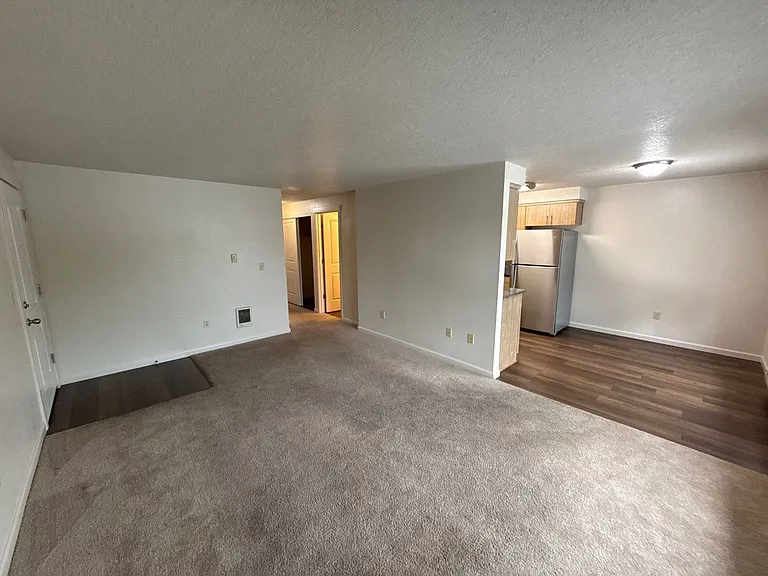 905 Bryan Ct — Photo 6