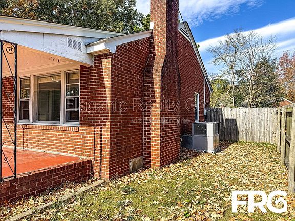 4th image of 1204 Franklin Dr