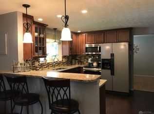 1008 Derringer Dr, Englewood, OH