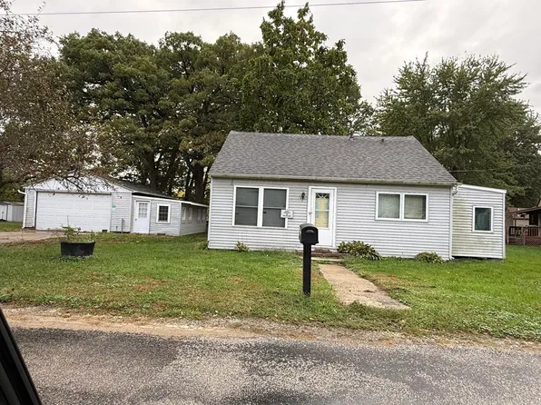 4120 6th St, Rock Island, IL 61201