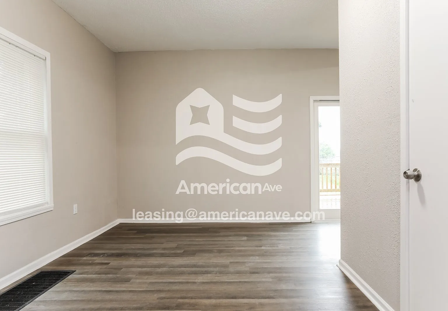 3 bed, 1.0 bath, 1428 sqft, $1,129 — Photo 3
