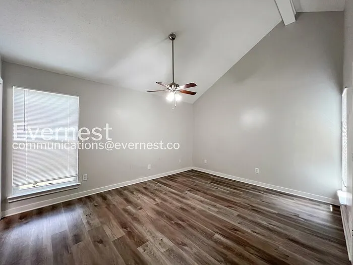 3743 Oak Lake Ln — Photo 10