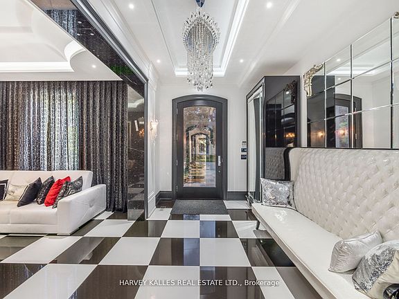 5th image of 327 Cortleigh Blvd
