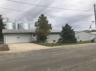 403 B Ave, Grundy Center, IA 50638