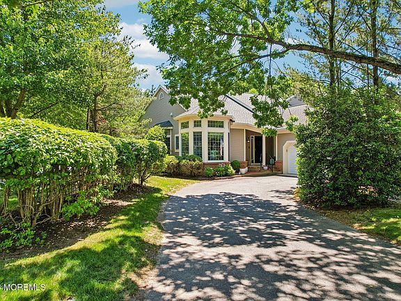 2nd image of 146 Silvermist Court