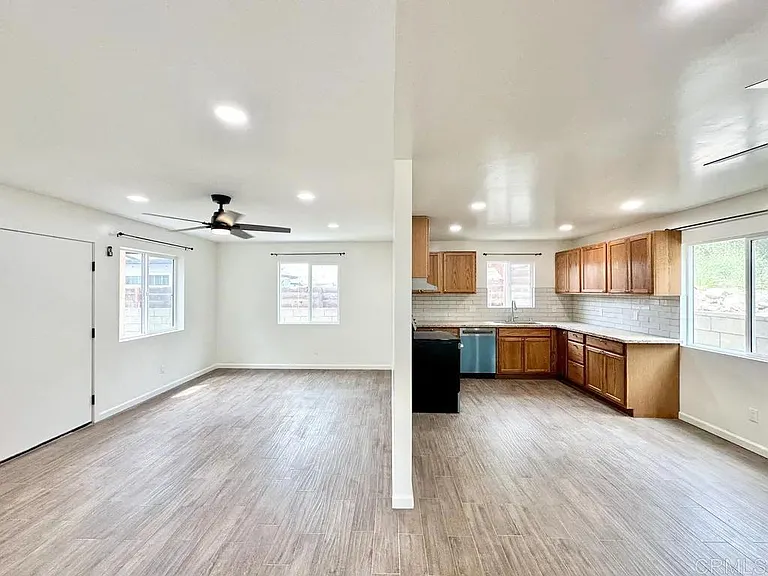 8778 Dallas St — Photo 5