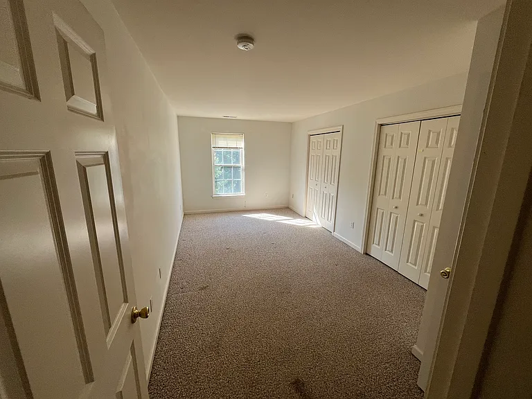 32 Oil Mill Rd #17 — Photo 13