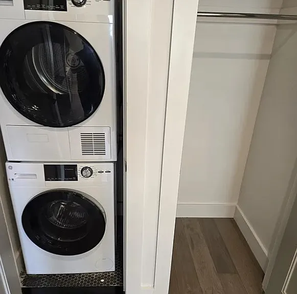 394 Harman St #3F — Photo 6
