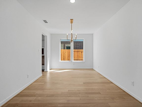5th image of 4522 Sunny Hazel Ln
