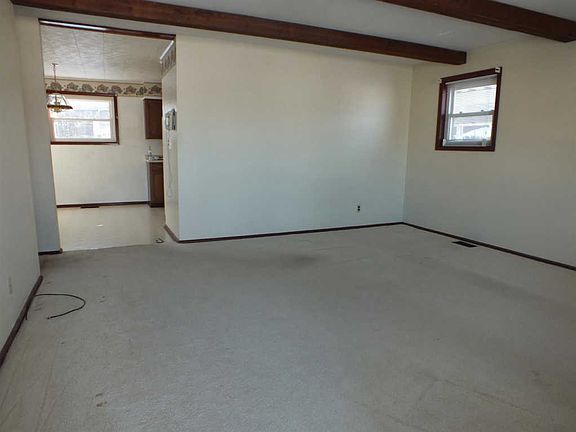 3rd image of 44 Stadia Dr