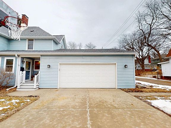 5th image of 611 Main St