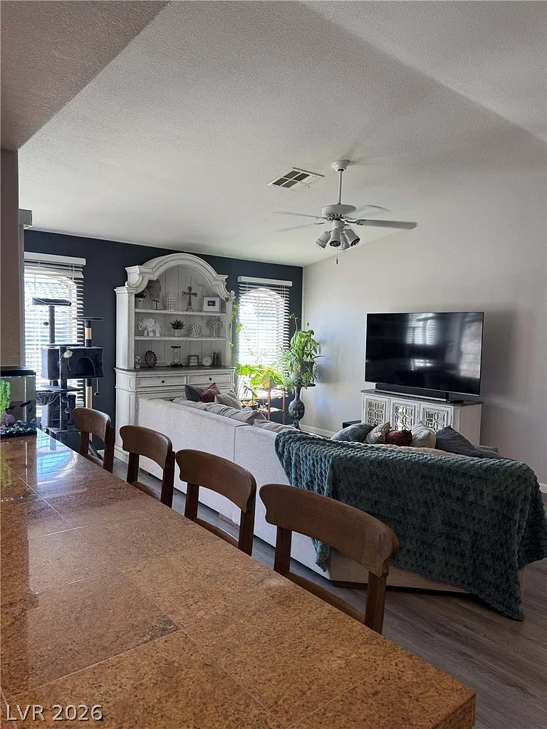 2 bed, 2.0 bath, 1083 sqft, $1,750 — Photo 4