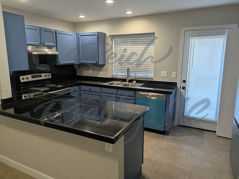 921 W University Dr #1107 — Photo 15