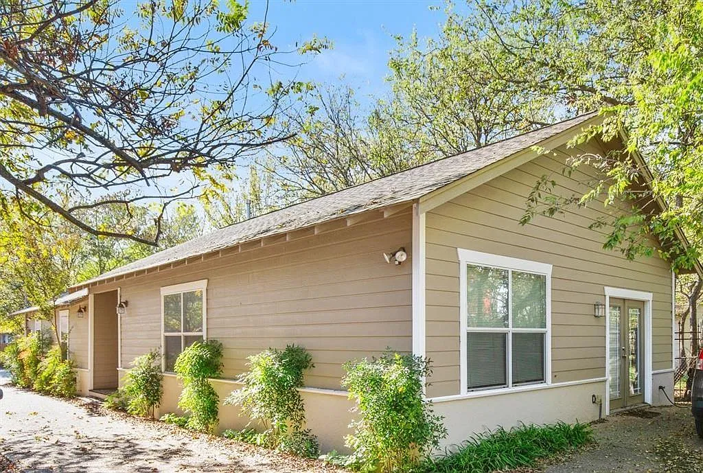 4 bed, 2.5 bath, 1656 sqft, $3,000 — Photo 1