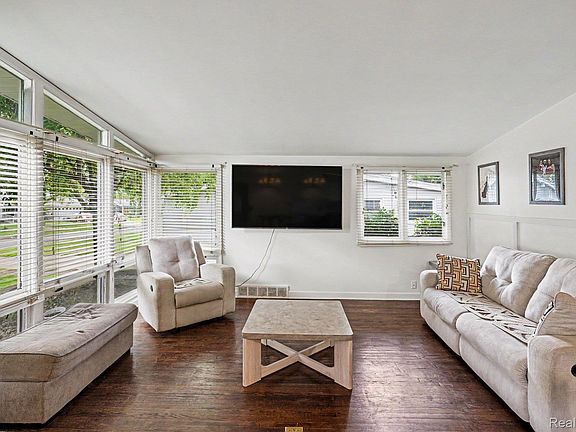 2nd image of 205 Fitzner Dr