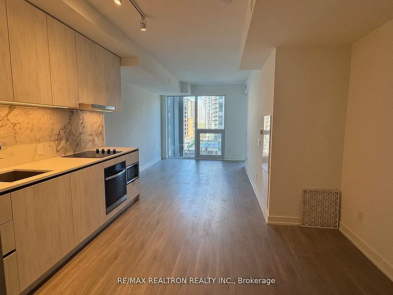 8 Wellesley St W #806 — Photo 15