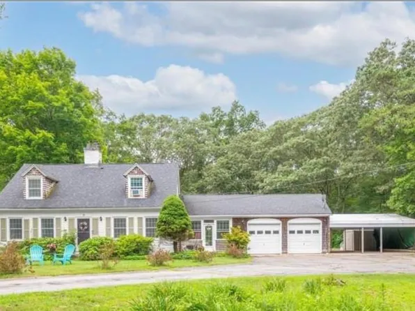 110 Hopkins Ave, Johnston, RI 02919