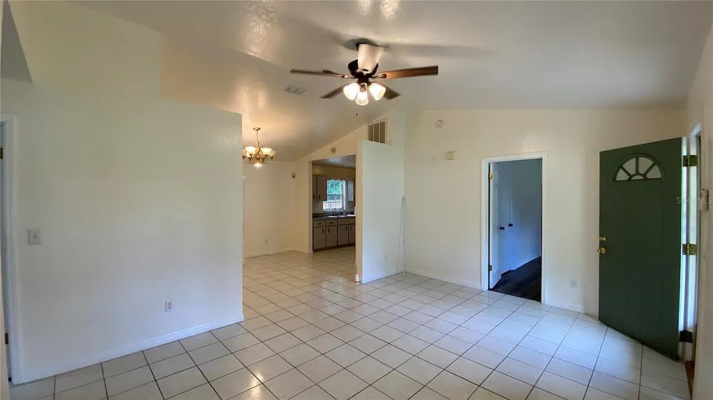 3 bed, 2.0 bath, 1539 sqft, $1,800 — Photo 2