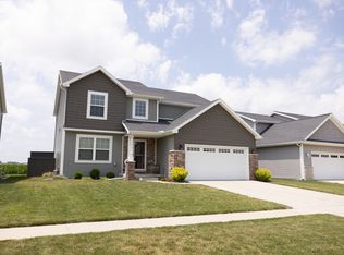 1038 Homestead Dr, Bloomington, IL 61705