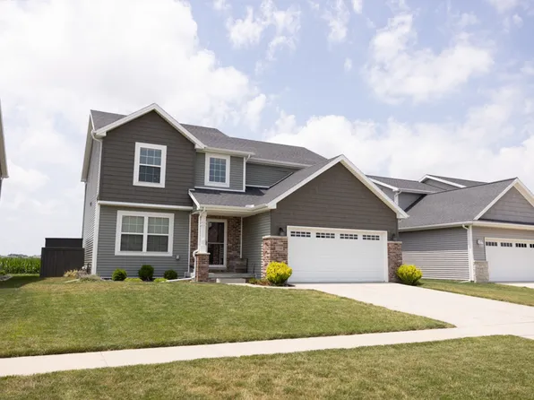 1038 Homestead Dr, Bloomington, IL 61705