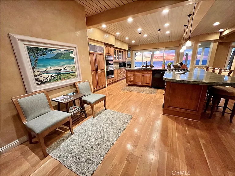 1137 Marine Dr — Photo 13
