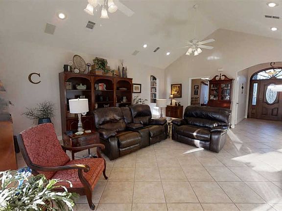 5th image of 416 Broadmoor Dr