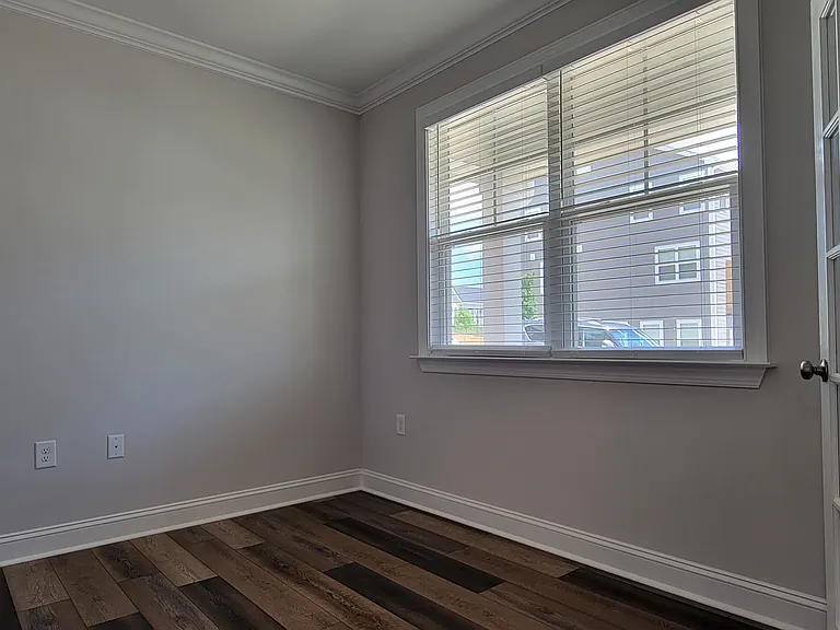 745 Cormiche Ln — Photo 3