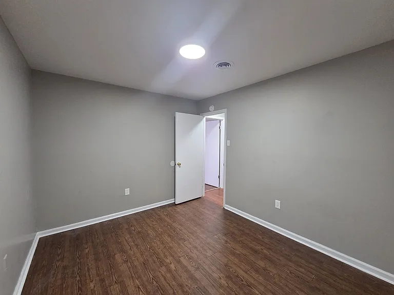 5787 Northland Dr — Photo 12