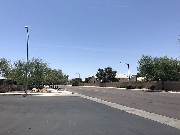 4th image of 7827 W Cavalier Dr