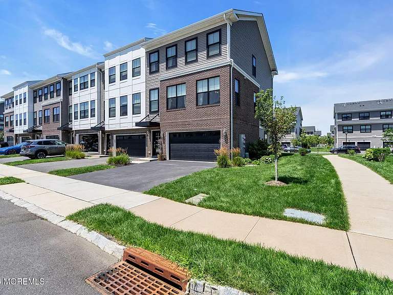35 Kelly Way — Photo 44