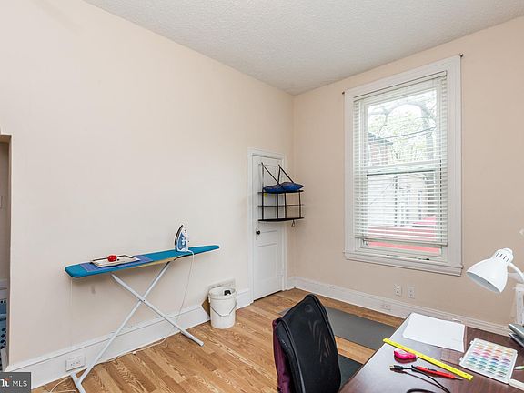 4th image of 3017 W Girard Ave #1R