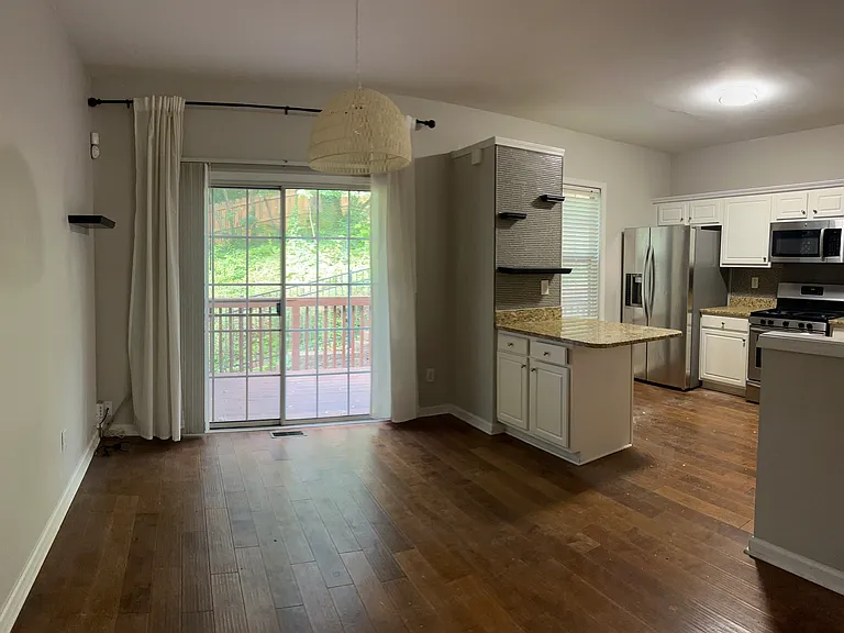 5134 Manerdale Dr SE — Photo 8