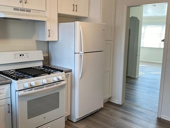 5th image of 1426 S Redondo Blvd #6