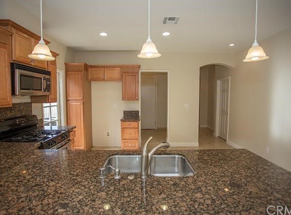 5th image of 33186 Pederson St