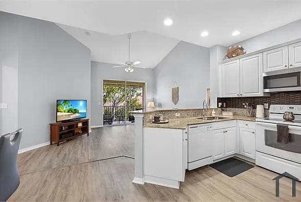 4247 Liron Ave #201 — Photo 5