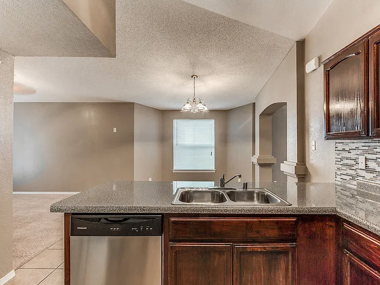 3289 Emerald Point Dr — Photo 13