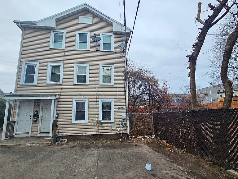 19 Clay St #2 — Photo 8