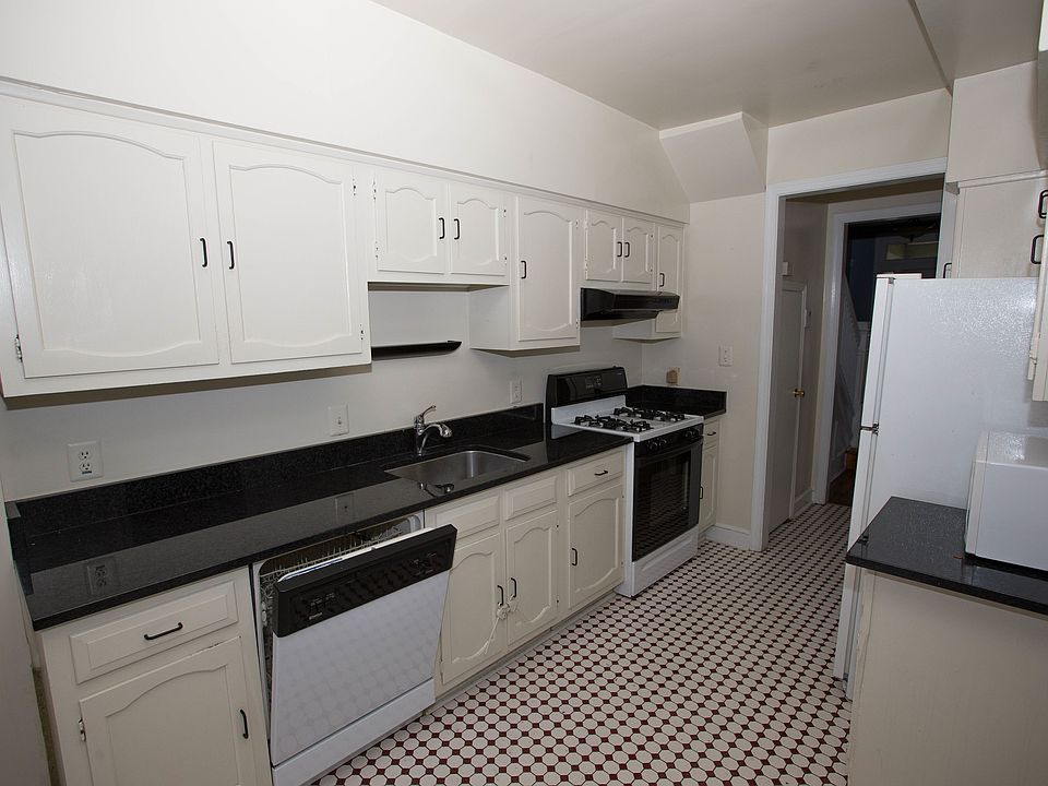 Completely Updated Kitchen (Stainless Steel Appliances Not P