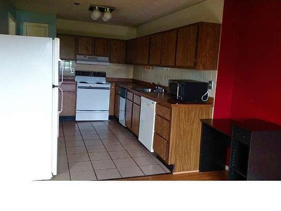 4th image of 900 N Broom St APT 11