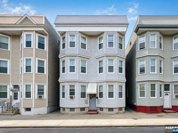 19 Franklin Ave, Harrison, NJ 07029