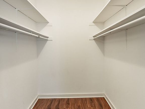 5th image of 2908 Williamsburg Ln #2910