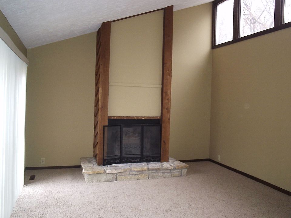 1st image of 204 Brush Creek Ln