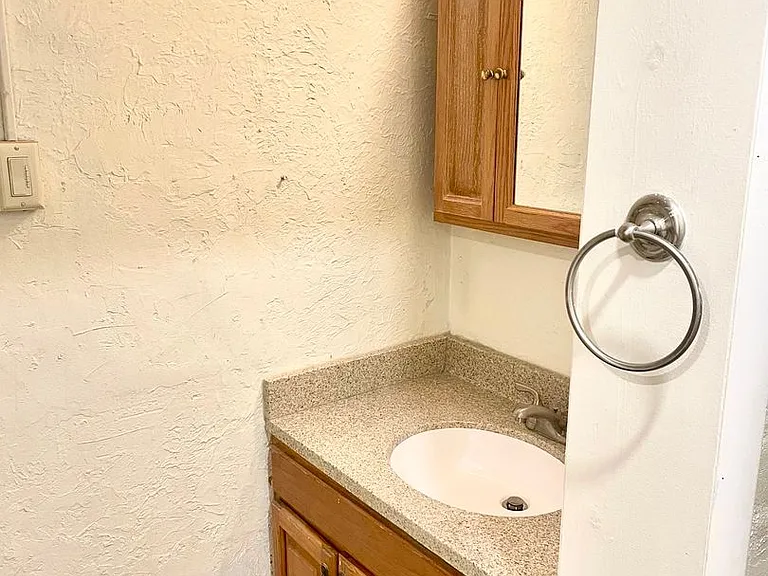 547 W Main St — Photo 30