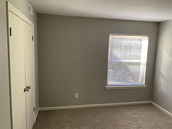 4th image of 1659 E Hudson Blvd