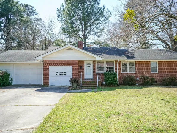 306 Pelham St, Selma, NC 27576