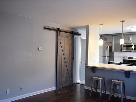 2nd image of 112 Ardmore Pl NW APT 3