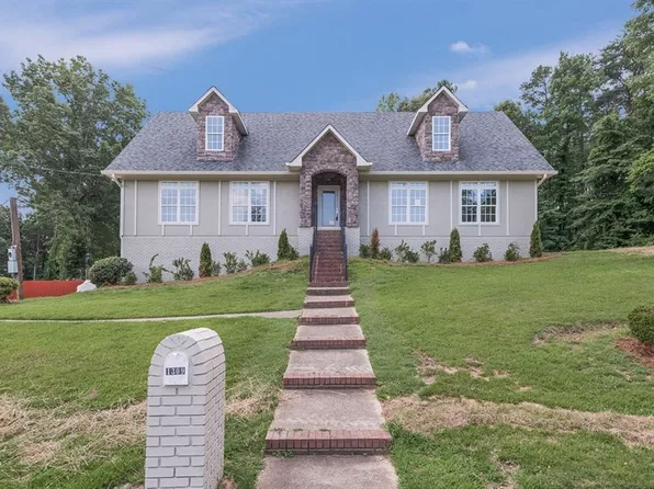 1309 Park Brook Cir, Birmingham, AL 35215