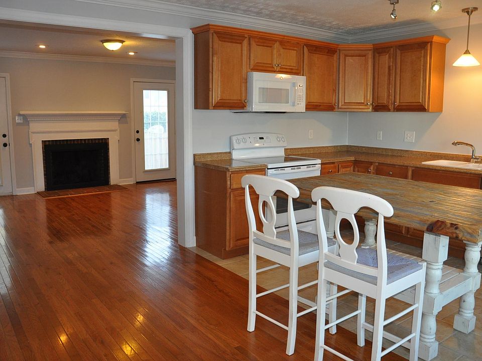 Kitchen with island