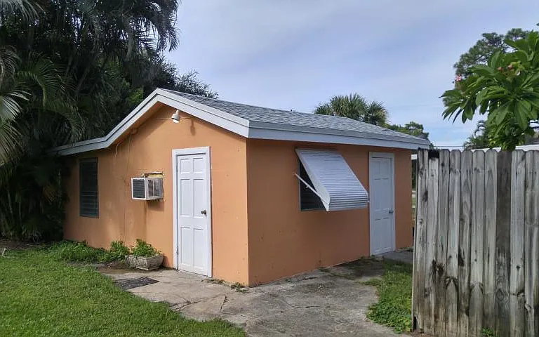 6322 Pine Dr #B — Photo 1